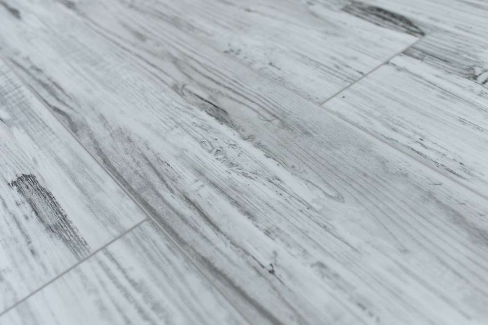 Замковая ПВХ плитка "Art Tile" Берёза Божоле (1220*152*5 мм) — купить в Владивостоке