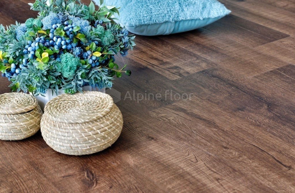 Замковая ПВХ плитка "Alpine Floor" Дуб Мокка Синхронное тиснение  (1220*183*6мм) — купить в Владивостоке