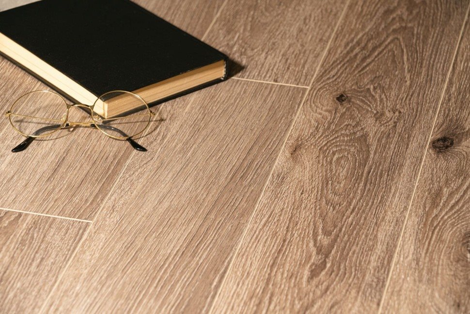 Виниловый ламинат "Bonkeel" Style Дуб Матира (1200*125*4 мм) — купить в Владивостоке