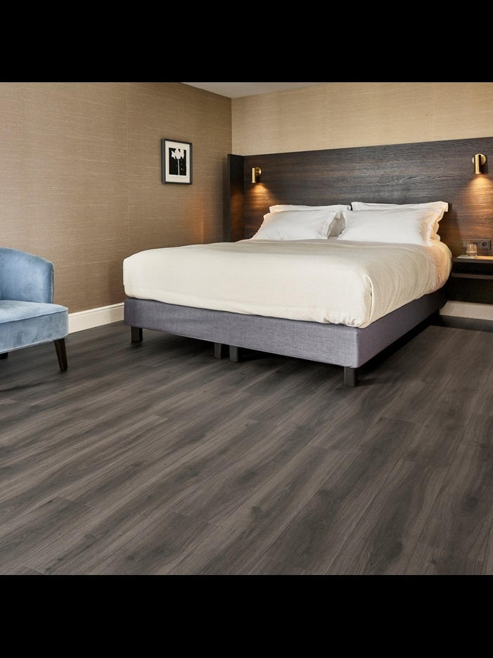 Замковая ПВХ плитка Tradition Oak 890 (1251*189*5 мм) — купить в Владивостоке