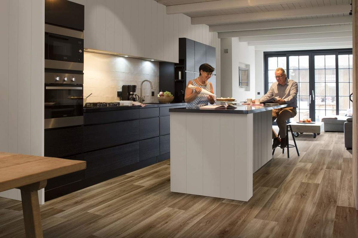 Замковая ПВХ плитка "Berry Alloc" Pureclick 55 LIME OAK 966D (204*1326*5 мм) — купить в Владивостоке