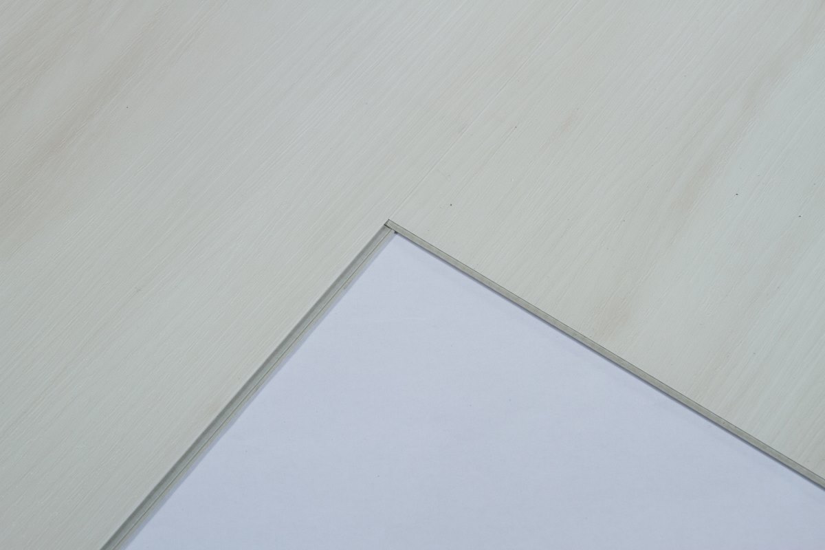 SPC ламинат "OneFloor" ЕСО 8055 (1220*184*4 мм) — купить в Владивостоке