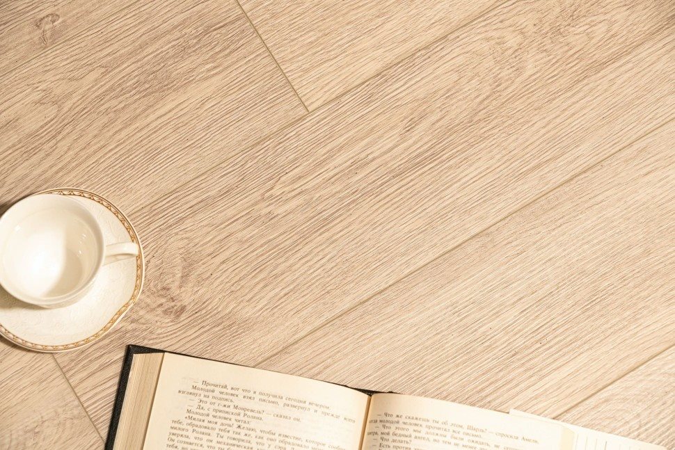 Виниловый ламинат "Bonkeel" Style Дуб Гарднер (1200*125*4 мм) — купить в Владивостоке